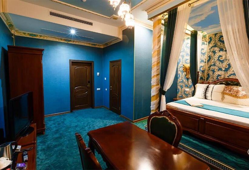 سوییت لوکس, Salut Hotel Almaty
