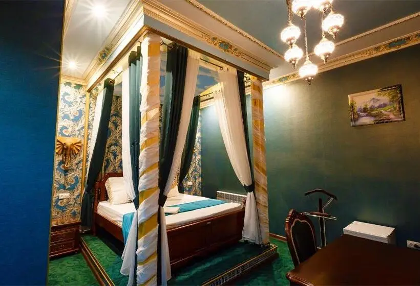 سوییت لوکس, Salut Hotel Almaty