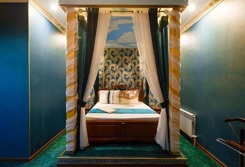 سوییت لوکس, Salut Hotel Almaty