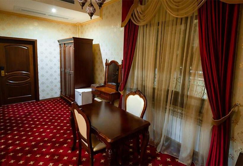 سوییت لوکس, Salut Hotel Almaty