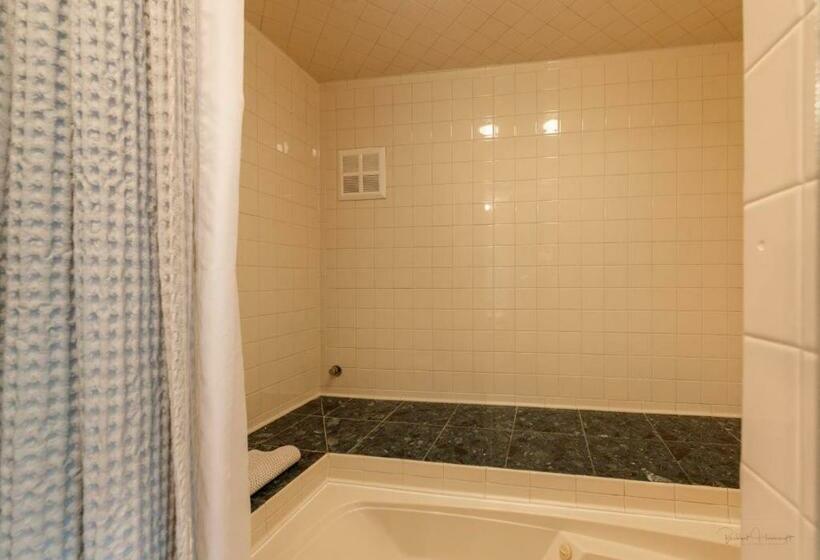 غرفة قياسية مزوَّدة بشُرفة, The Stella Rose B&b