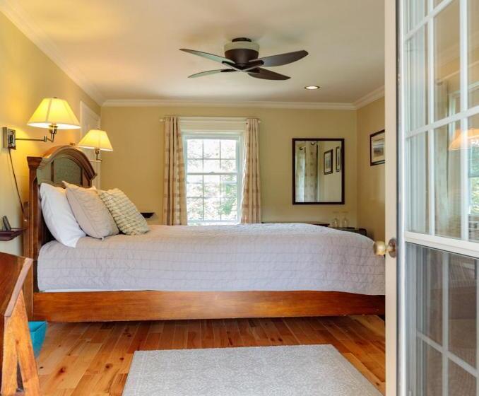 غرفة قياسية مزوَّدة بشُرفة, The Stella Rose B&b