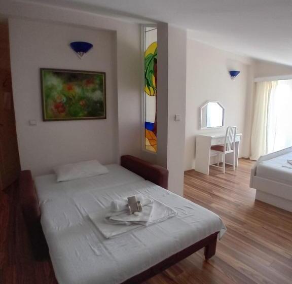 اتاق خانوادگی, Xanadu