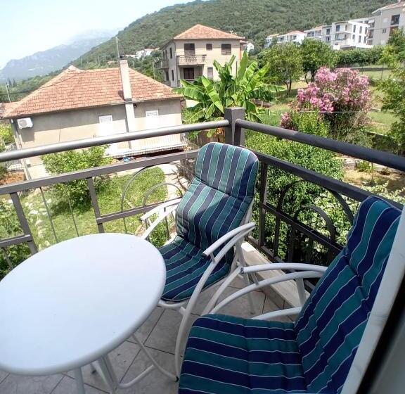 اتاق خانوادگی, Xanadu