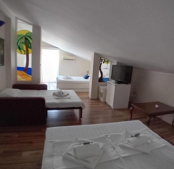 اتاق خانوادگی, Xanadu