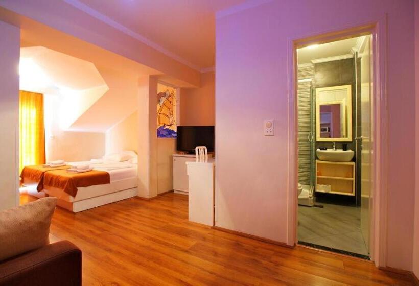 اتاق لوکس چهار تخته, Xanadu