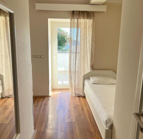 Triple Room Sea View, Xanadu