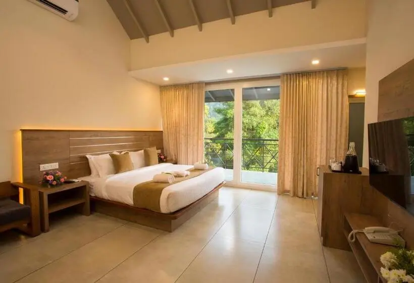 デラックススイート, Amrezy Resort And Spa By Stride, Wayanad