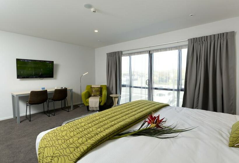 标准工作室, 239 On Lincoln Motel