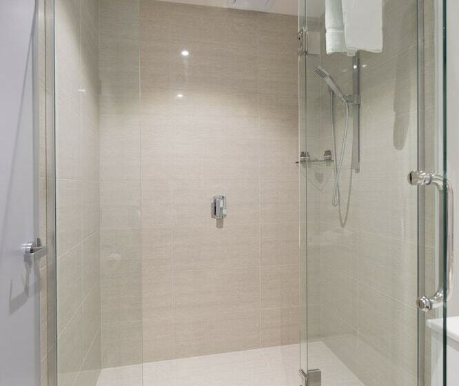 标准工作室, 239 On Lincoln Motel