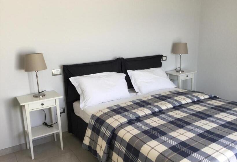 Номер Deluxe Вид на Море с Балконом, La Casa Di Lelè   Bike Club