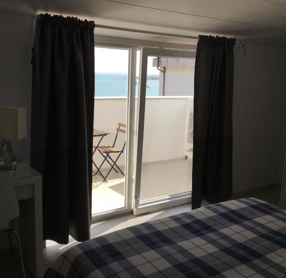 Номер Deluxe Вид на Море с Балконом, La Casa Di Lelè   Bike Club