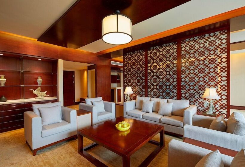 Люкс, Four Points By Sheraton Danzhou
