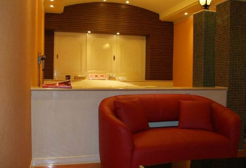 Номер Стандарт, Large Adults Only