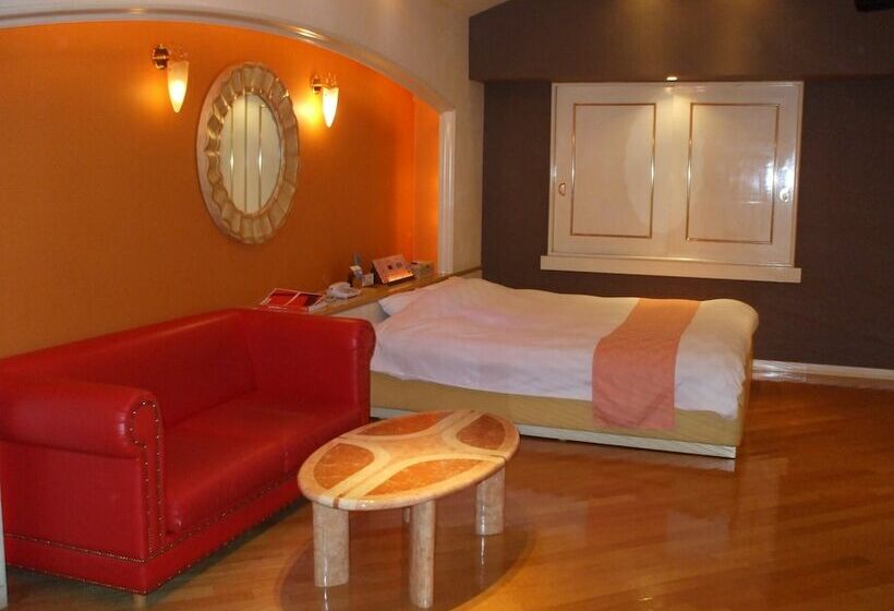 Номер Стандарт, Large Adults Only