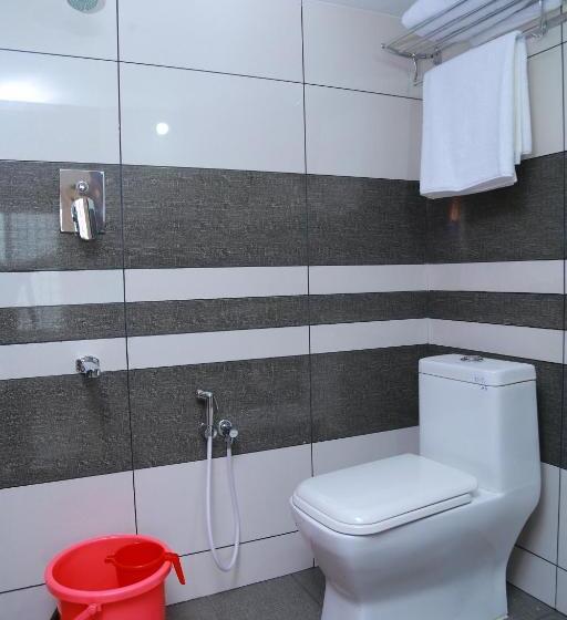 اتاق لوکس, Omar Residency