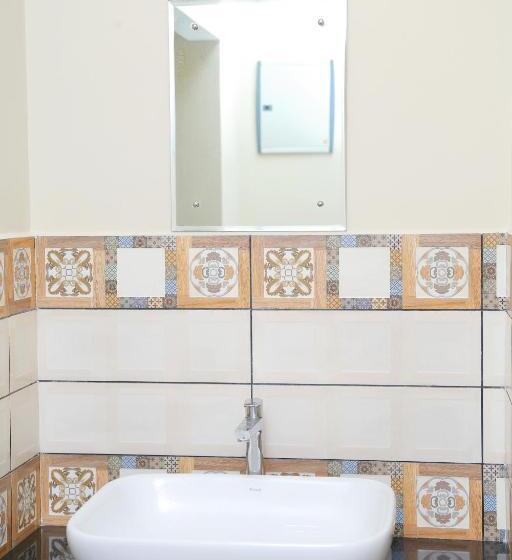 سوئیت 2 خوابه, Omar Residency