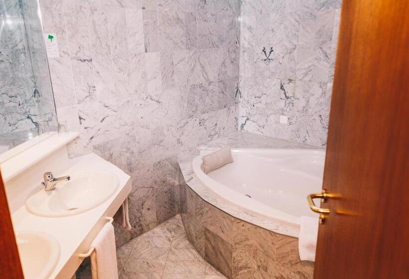 סוויטת ג'וניור, Paul S