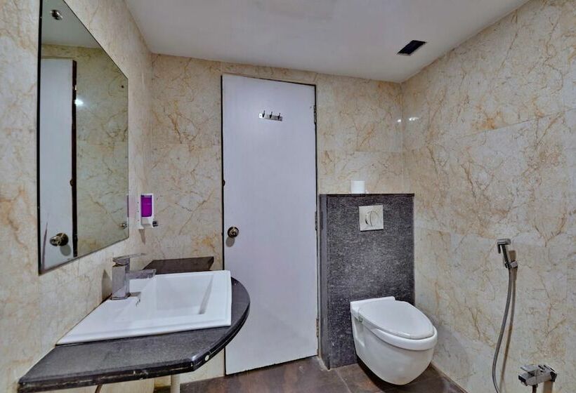 Chambre Deluxe, Puneet International