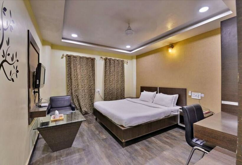 Chambre Deluxe, Puneet International