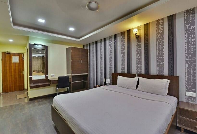Chambre Deluxe, Puneet International