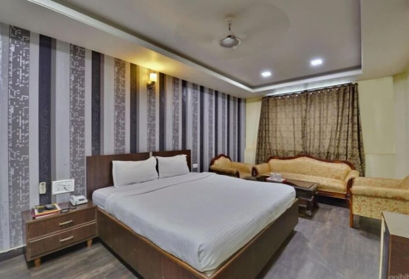 Chambre Deluxe, Puneet International