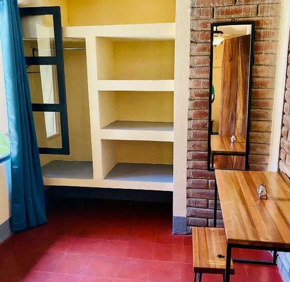 غرفة قياسية رباعية, Hostal La Tortuga Booluda