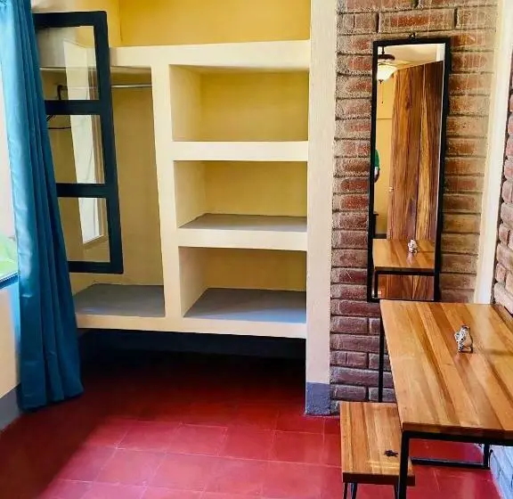 اتاق استاندارد چهار تخته, Hostal La Tortuga Booluda