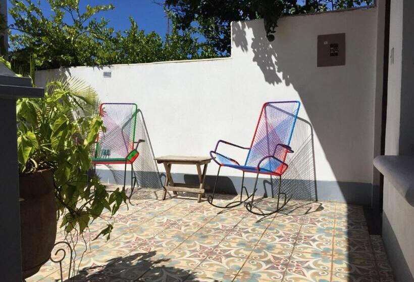 غرفة قياسية مزوَّدة بشُرفة, Hostal La Tortuga Booluda