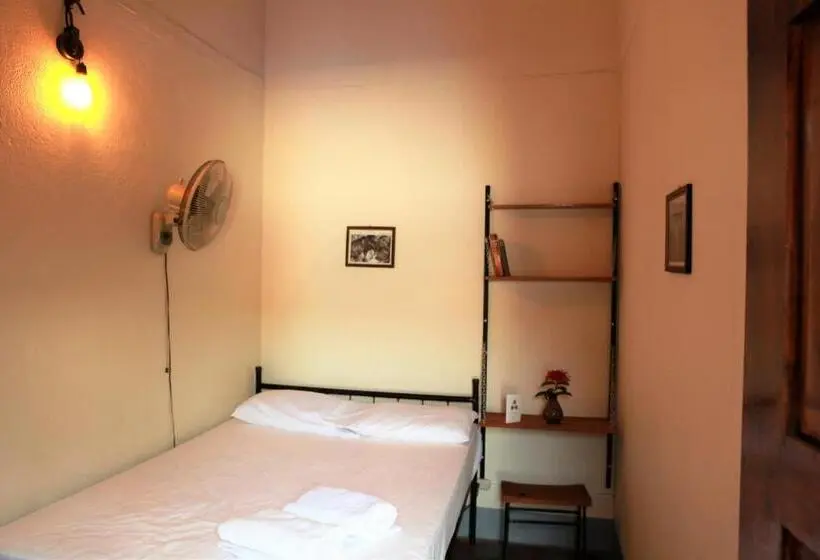اتاق اکونومی, Hostal La Tortuga Booluda