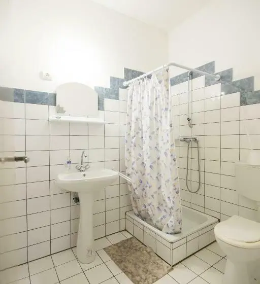 اتاق لوکس, Bendegúz Villa