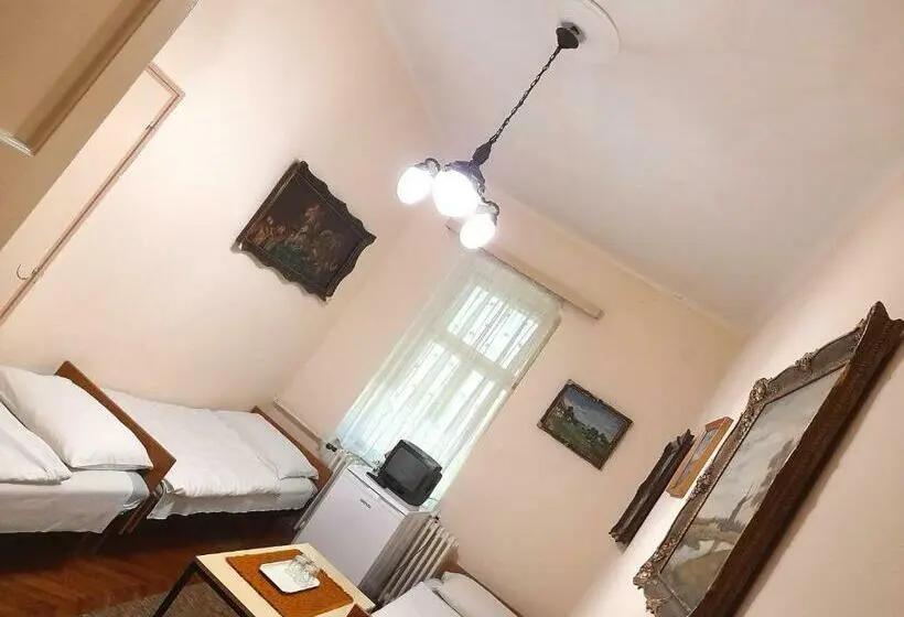 اتاق استاندارد چهار تخته, Bendegúz Villa