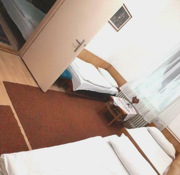 غرفة عائلية, Bendegúz Villa