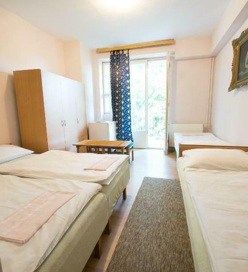 חדר לארבעה סטנדרטי עם מרפסת, Bendegúz Villa