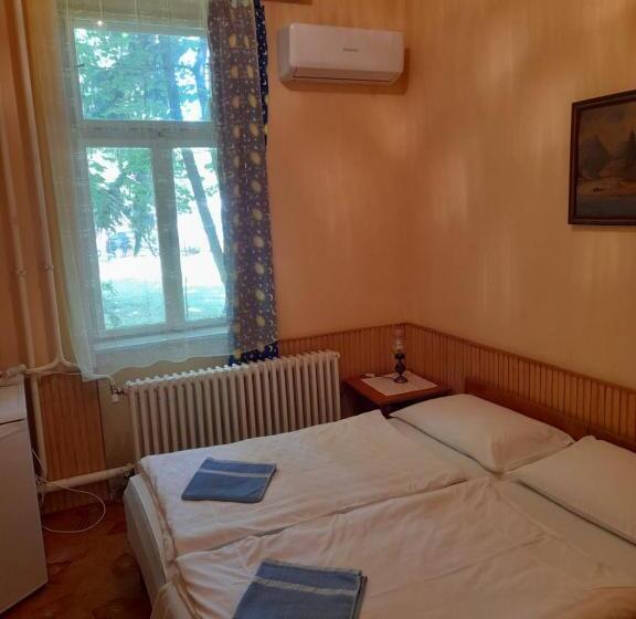 Номер Economy, Bendegúz Villa