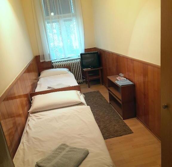 חדר אקונומי, Bendegúz Villa