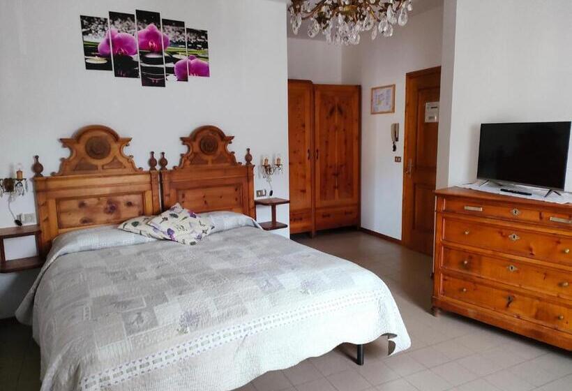 スタンダードルーム, Camere Vecchio Borgo