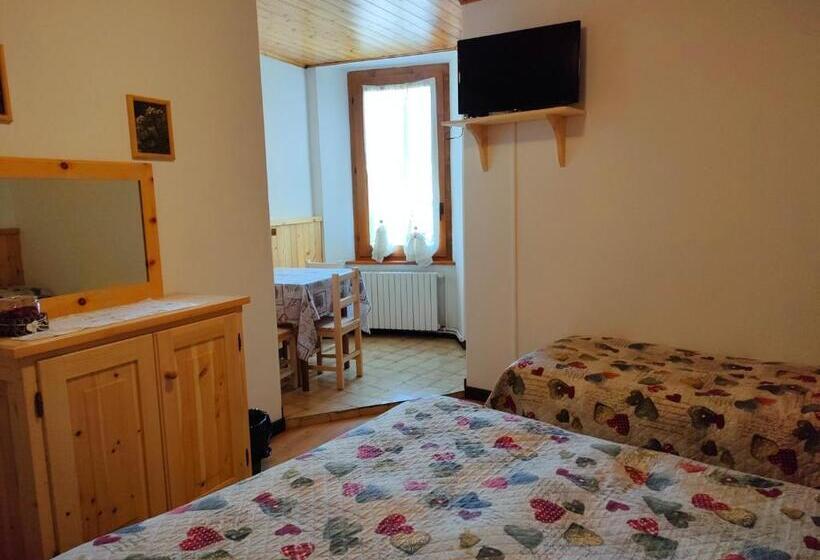 スタンダードトリプルルーム, Camere Vecchio Borgo