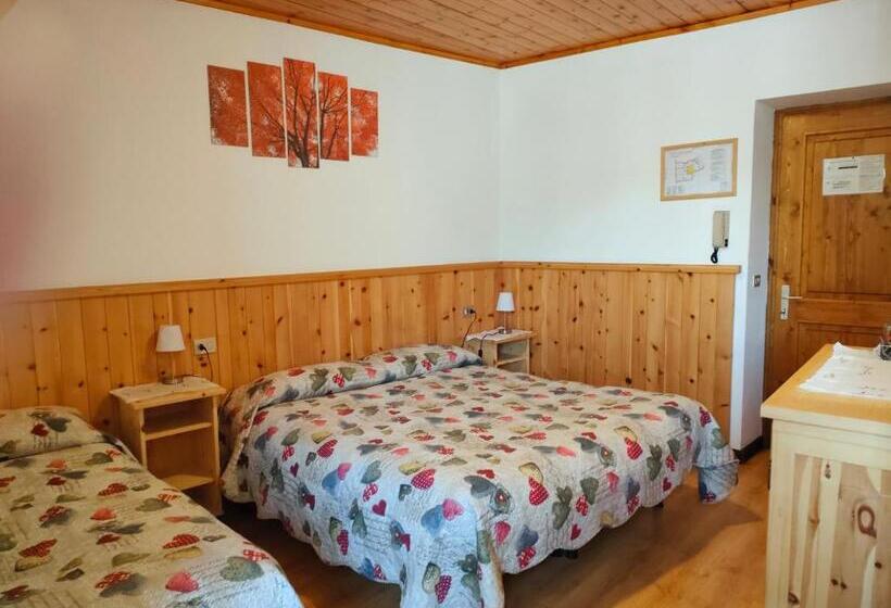 スタンダードトリプルルーム, Camere Vecchio Borgo