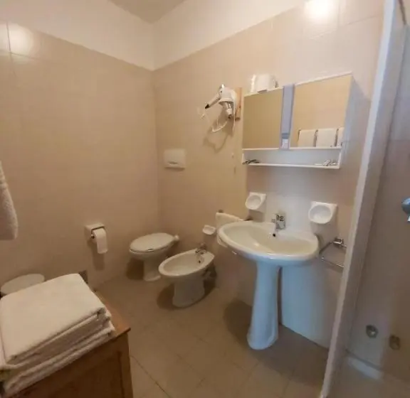 اتاق استاندارد چهار تخته, Camere Vecchio Borgo