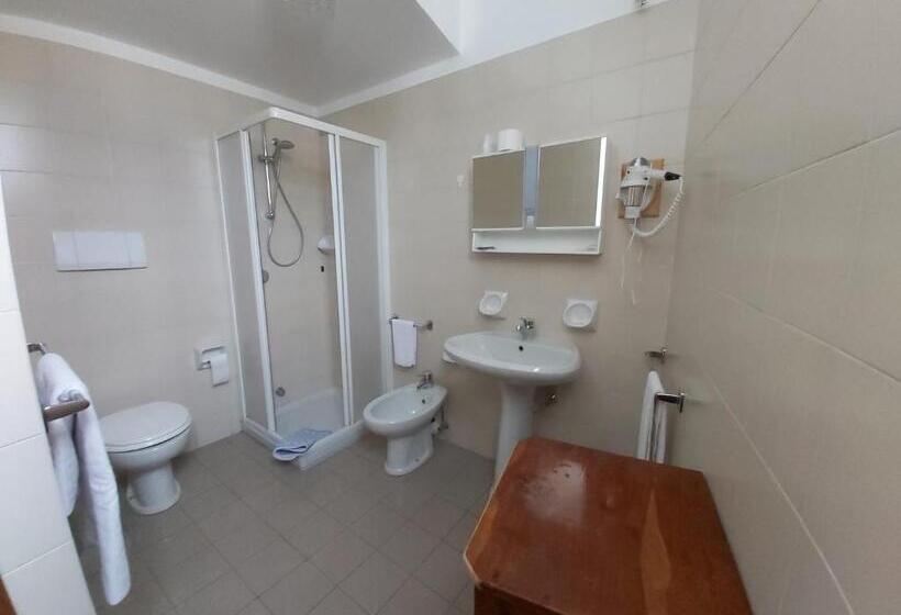 غرفة قياسية فردية, Camere Vecchio Borgo