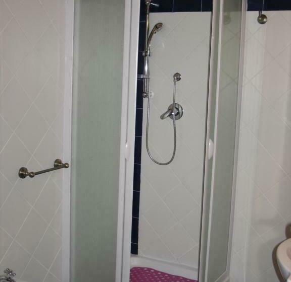 غرفة قياسية, La Finestra Sul Lago