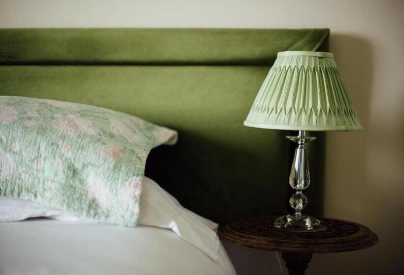 חדר דלוקס, Tom Blake House