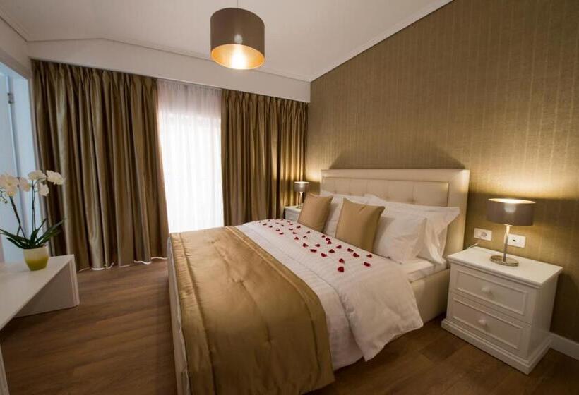 חדר דלוקס, De Charme