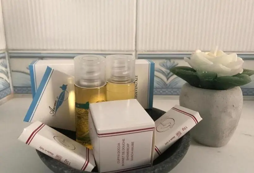 اتاق لوکس با بالکن, De Charme