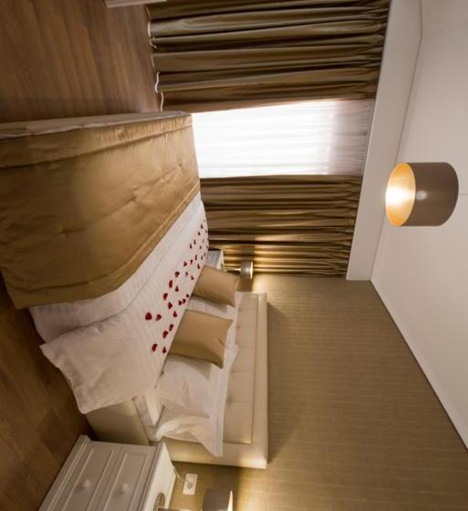 חדר דלוקס עם מרפסת, De Charme