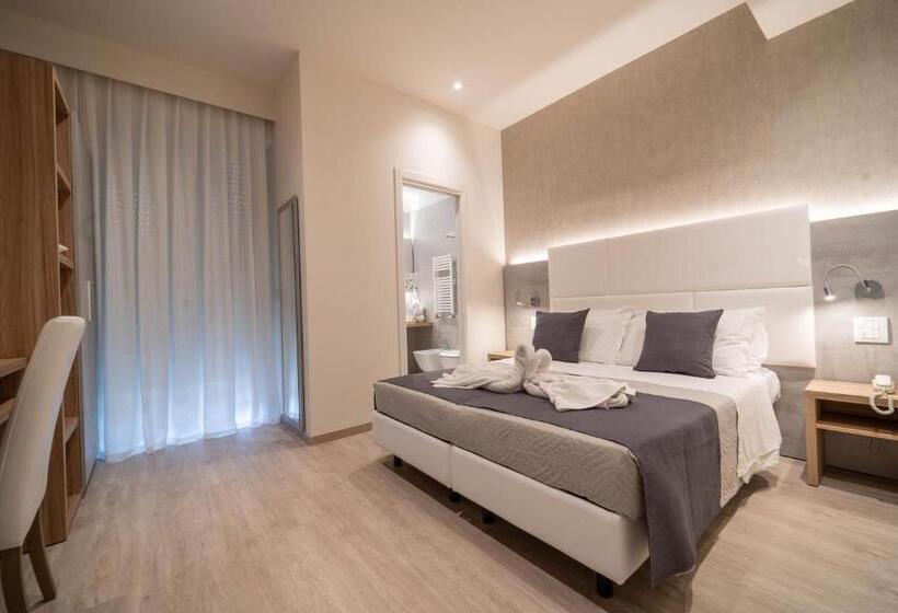 高级大房间, Reggiana