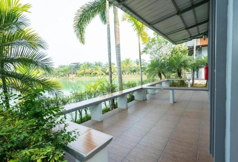 اتاق استاندارد سه تخته با بالکن, Lamphurai Riverside Resort And Spa