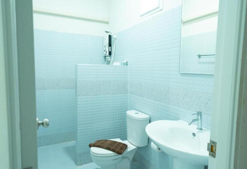 Трехместный Номер Стандарт с Балконом, Lamphurai Riverside Resort And Spa