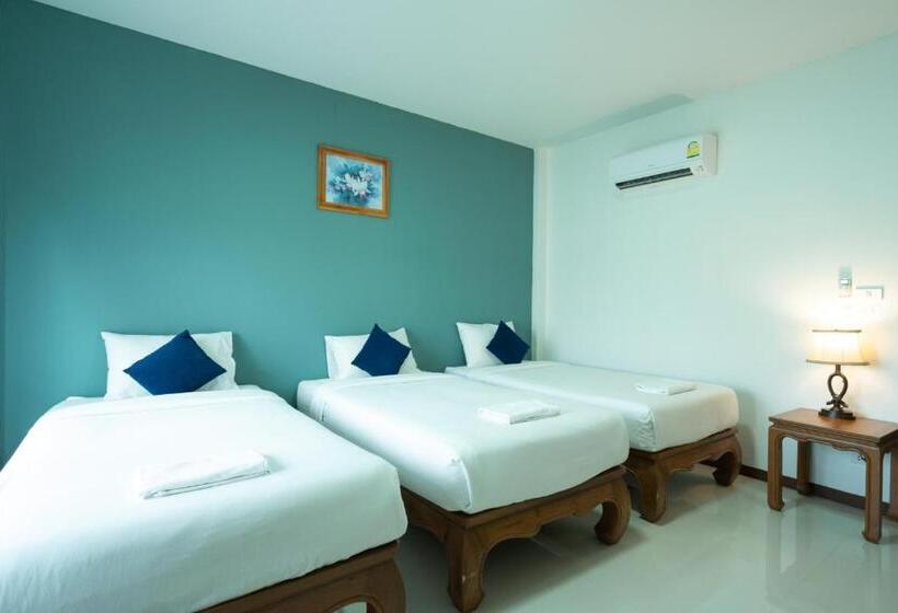 Трехместный Номер Стандарт с Балконом, Lamphurai Riverside Resort And Spa